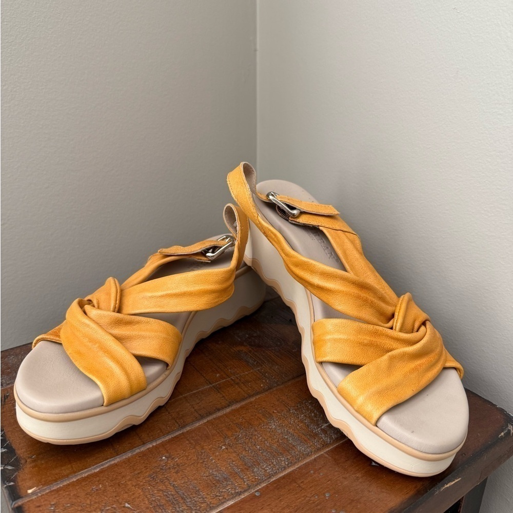 Paula Urban Leather Sandals